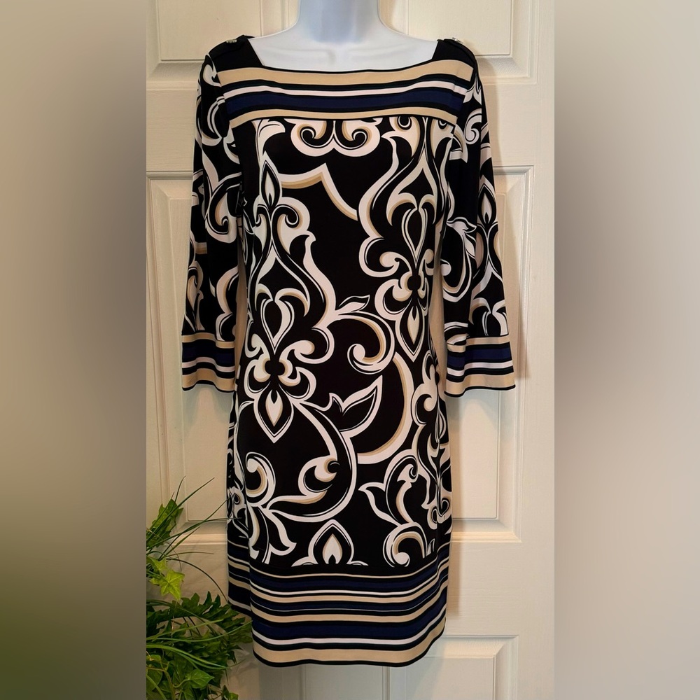 White House Black Market Shift Dress Size: Small